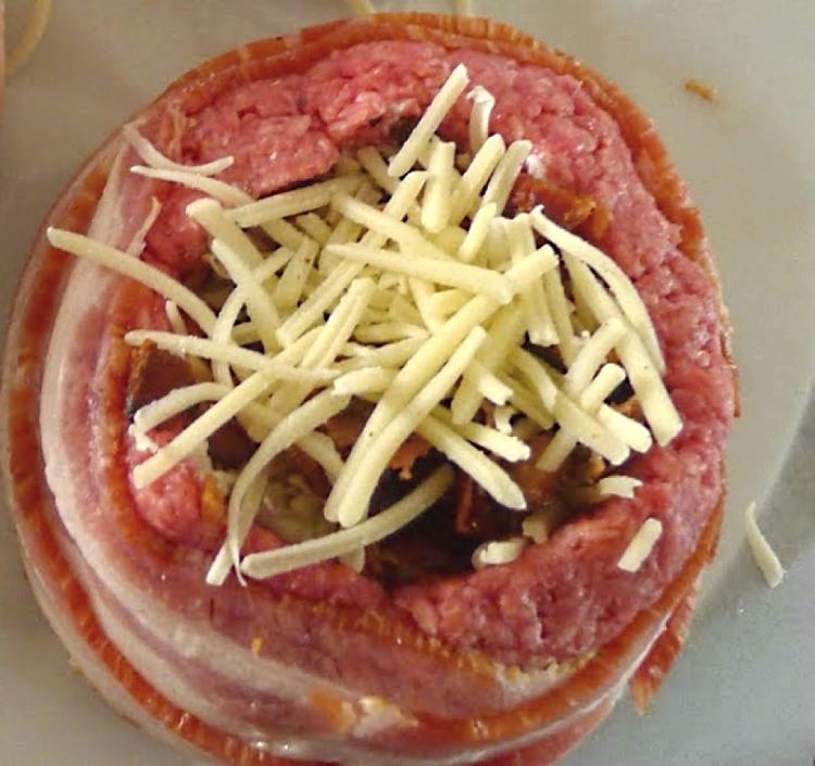 Cheese is a good topping for beer can burgers, with a little sauce. There are a huge variety of fillings to choose from.