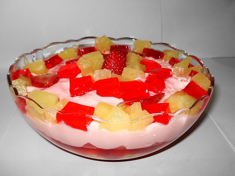 Breakfast trifle is easy to make and makes a great change at breakfast. It is very healthy when made with fresh fruit