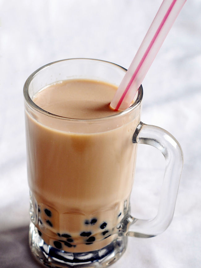 Discover how to make your own delicious and healthy bubble teas at home with this guide and great recipes