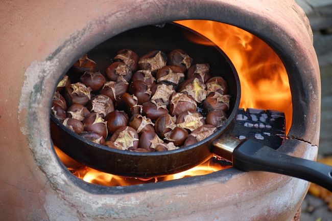 Using a fire or piza oven to roast chestnuts