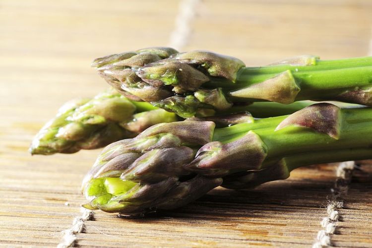 Fresh asparagus is a delight and is so veratile. Discover the many uses for fresh asparagus spears here