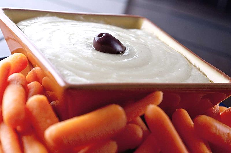 Try one of these garlic sauce and dip recipes to improve your life!