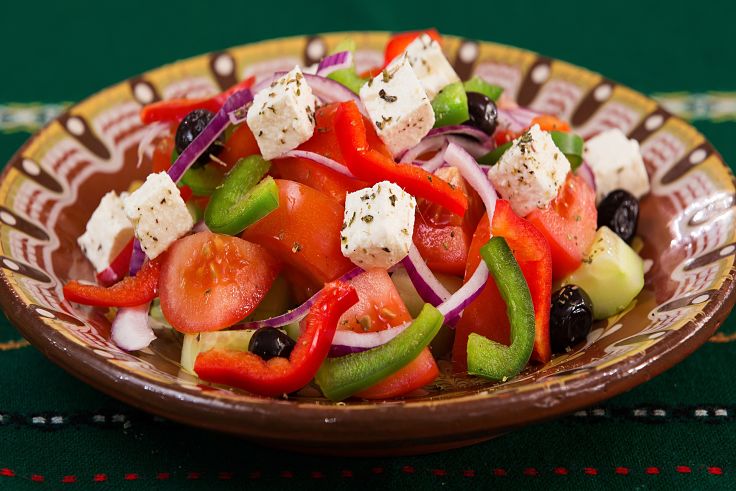 There are many variations to the Classic Greek salad recipes. Discover the options here