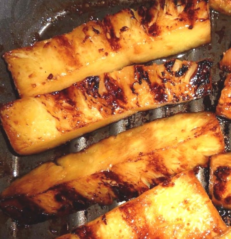 Grilled pineapple is a classic dish for barbecues