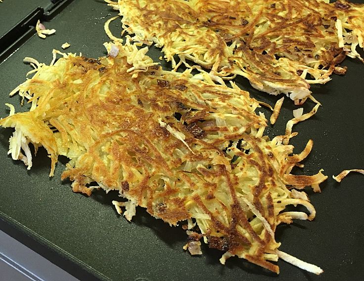 Hash browns are easy to cook on a barbecue hot plate or in a large frying pan. Discover the secrets here.