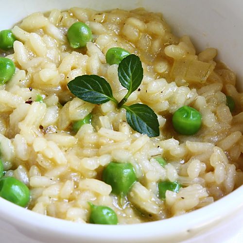 Milk risotto with fresh peas