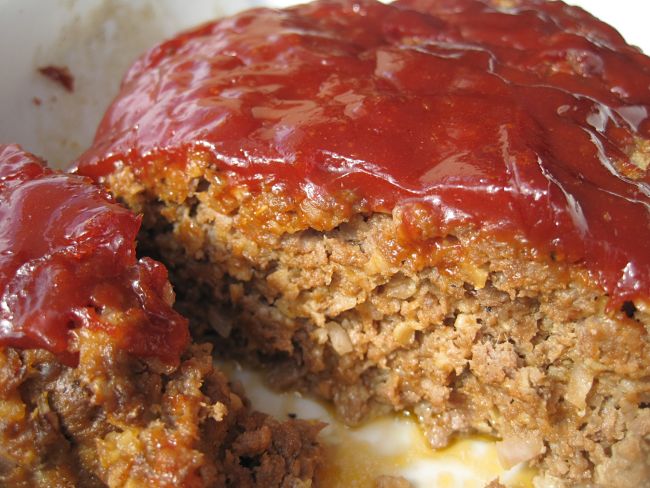 Meatloaf stuffed with cheese and coated with a tomato salsa - delicious - see more recipes here