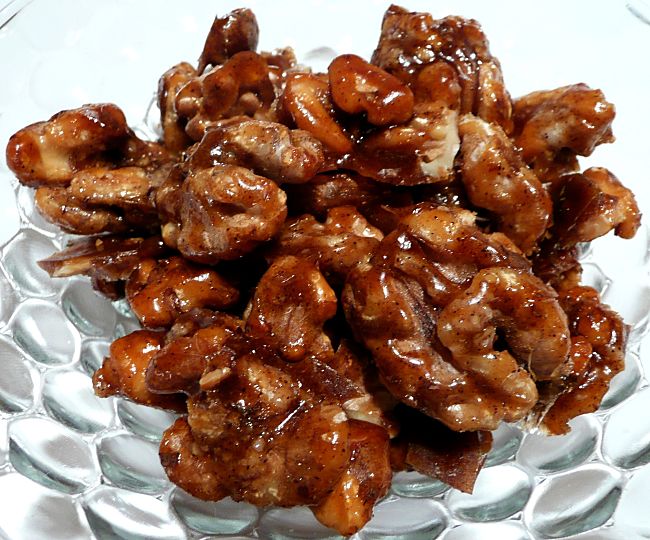 Discover the delights of homemade cadied walnuts - hot and spicy