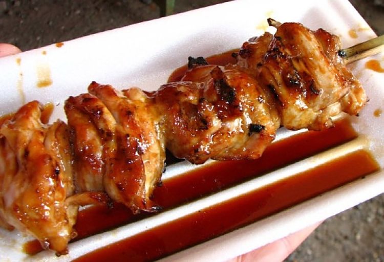 You can make beef, pork and seafood yakitori as well as chicken. Various vegetables can also be added to the skewers