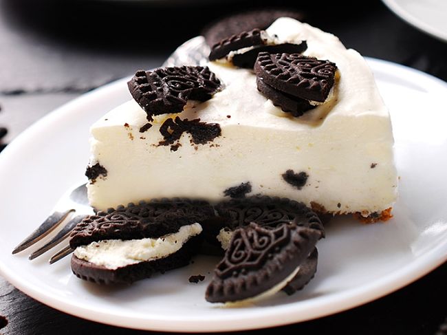 Black and White No bake Cheesecake made with oriel biscuits